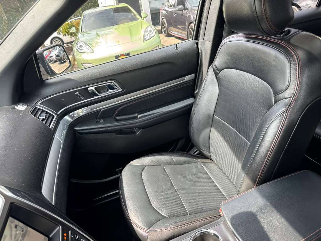 Used 2017 Ford Explorer Sport w/ Equipment Group 401A AWD/4WD image 30
