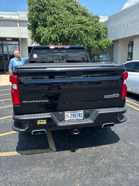 Used 2020 Chevrolet Silverado 1500 High Country w/ Technology Package AWD/4WD image 10