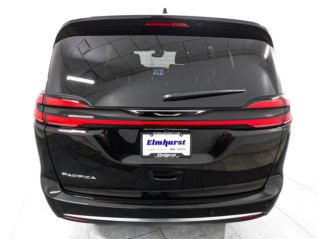 New 2027 Chrysler Pacifica Select FWD image 6