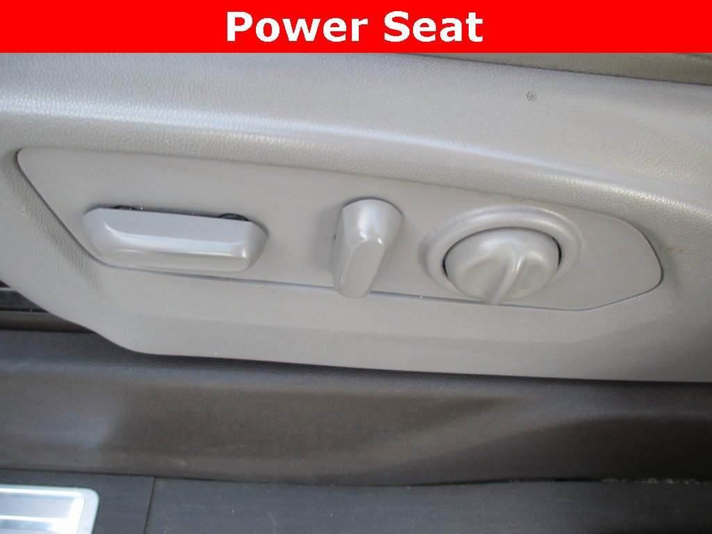 Used 2023 GMC Sierra 3500 SLT w/ SLT Premium Package image 26