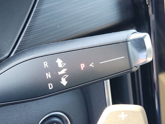 Used 2025 GMC Acadia Elevation image 41