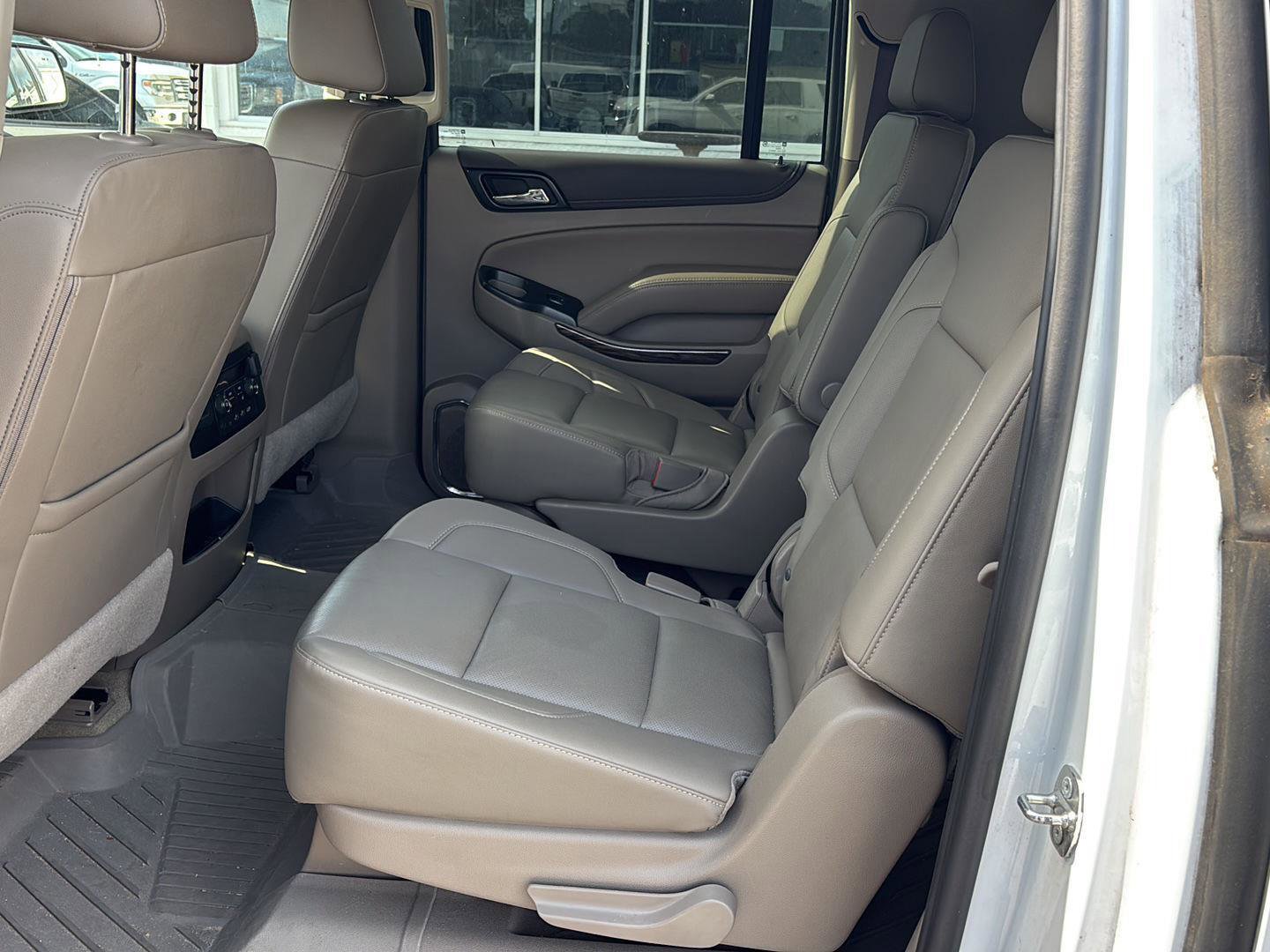 Used 2019 GMC Yukon XL SLT w/ Open Road Package RWD image 15