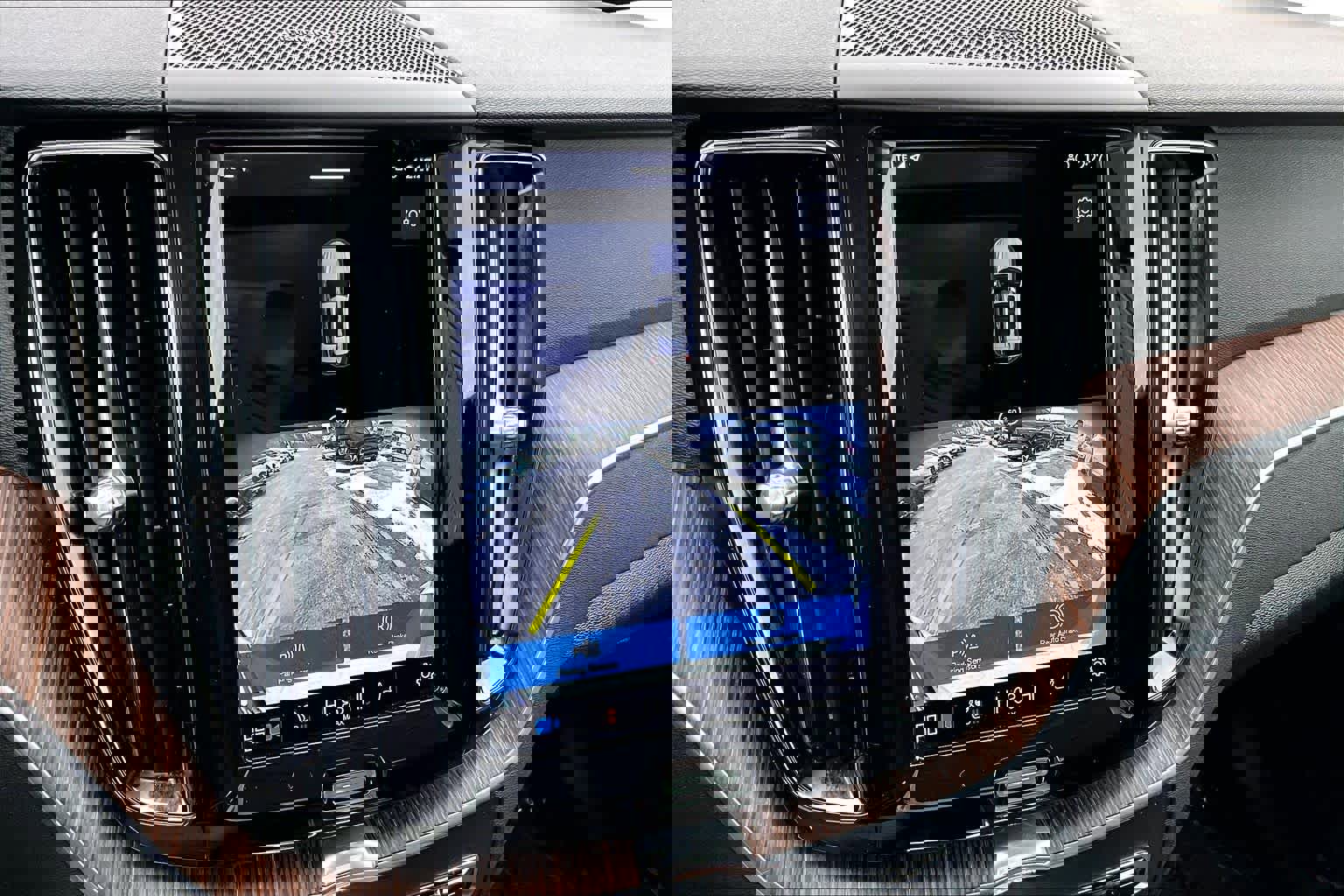 Certified 2023 Volvo XC60 B5 Plus w/ Climate Package image 28