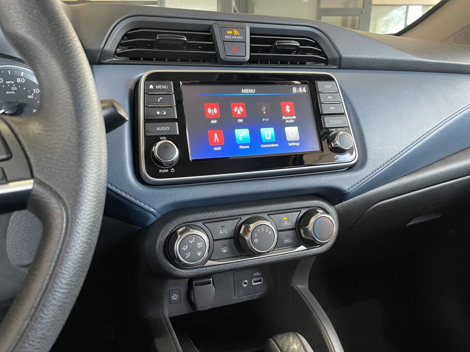 Used 2025 Nissan Versa SV image 17