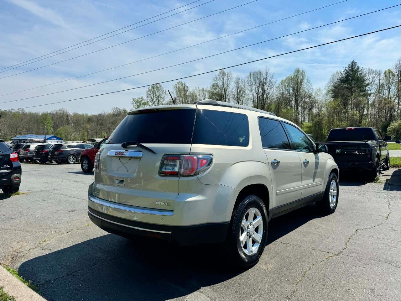 Used 2014 GMC Acadia SLE image 5