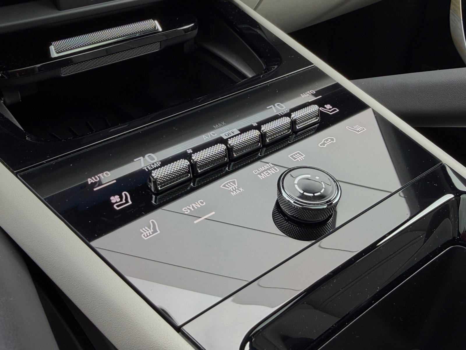 New 2026 Porsche Cayenne GTS AWD/4WD image 30