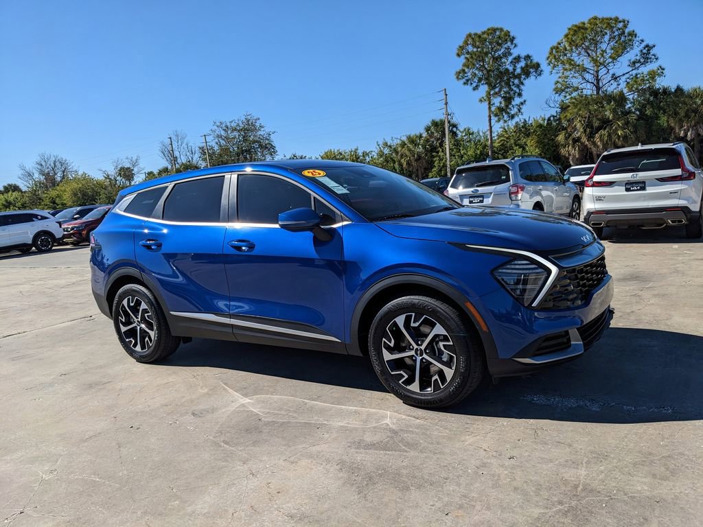 Certified 2025 Kia Sportage EX image 2