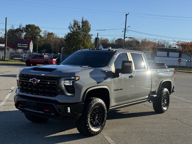 Used 2025 Chevrolet Silverado 2500 ZR2 w/ Technology Package