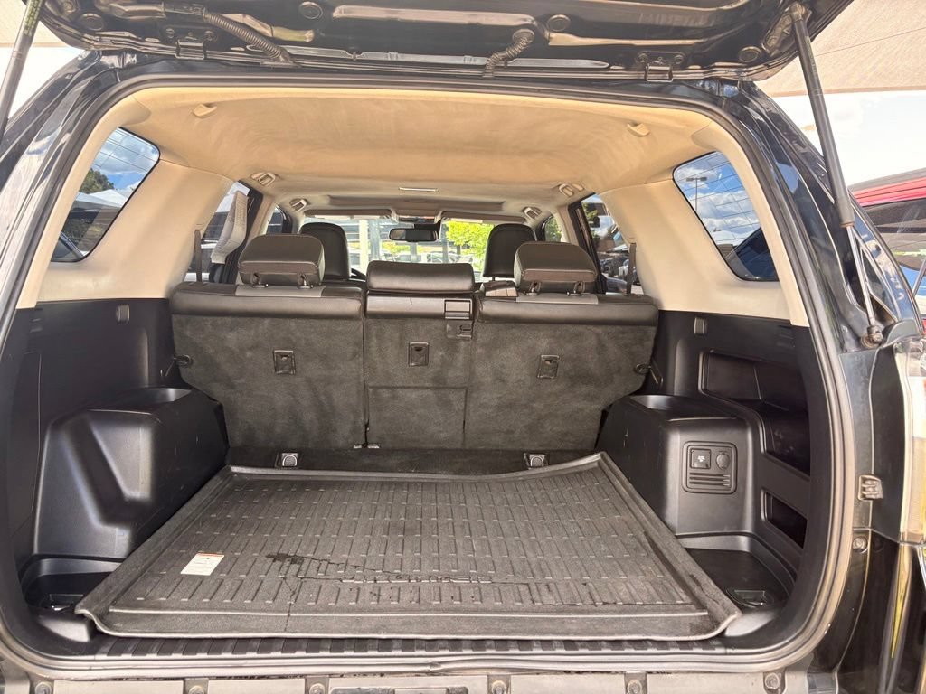 Used 2020 Toyota 4Runner SR5 Premium w/ Moonroof Package AWD/4WD image 32
