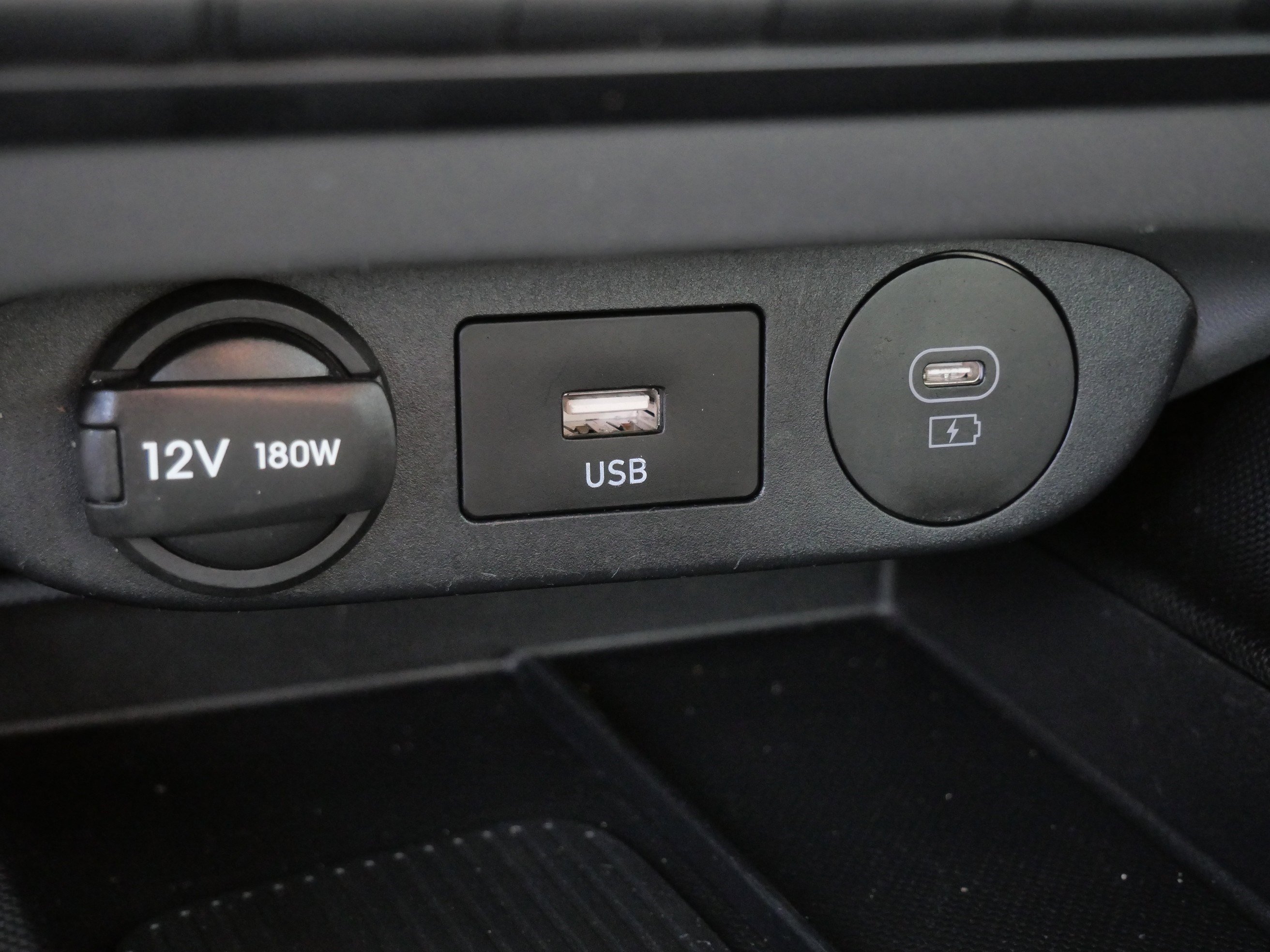 Used 2025 Hyundai Elantra SEL FWD image 32