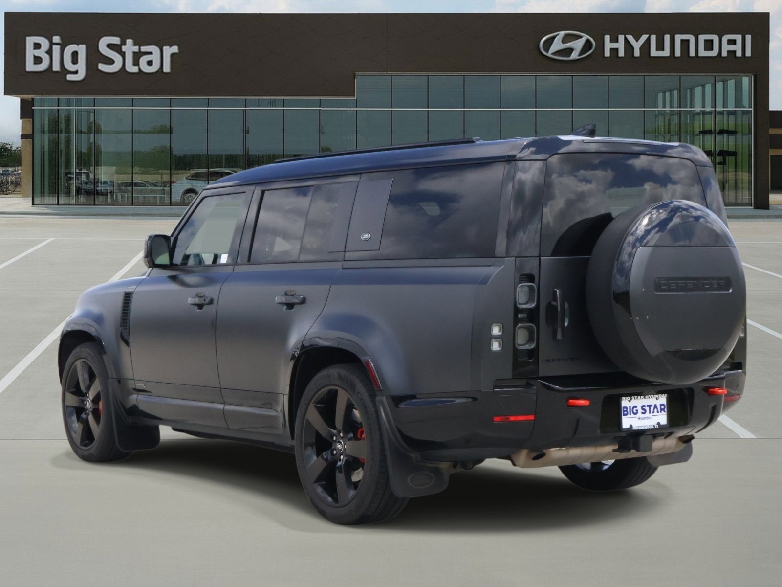 Used 2024 Land Rover Defender 130 X image 3