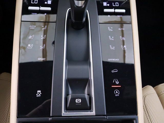 New 2024 Porsche Macan image 38