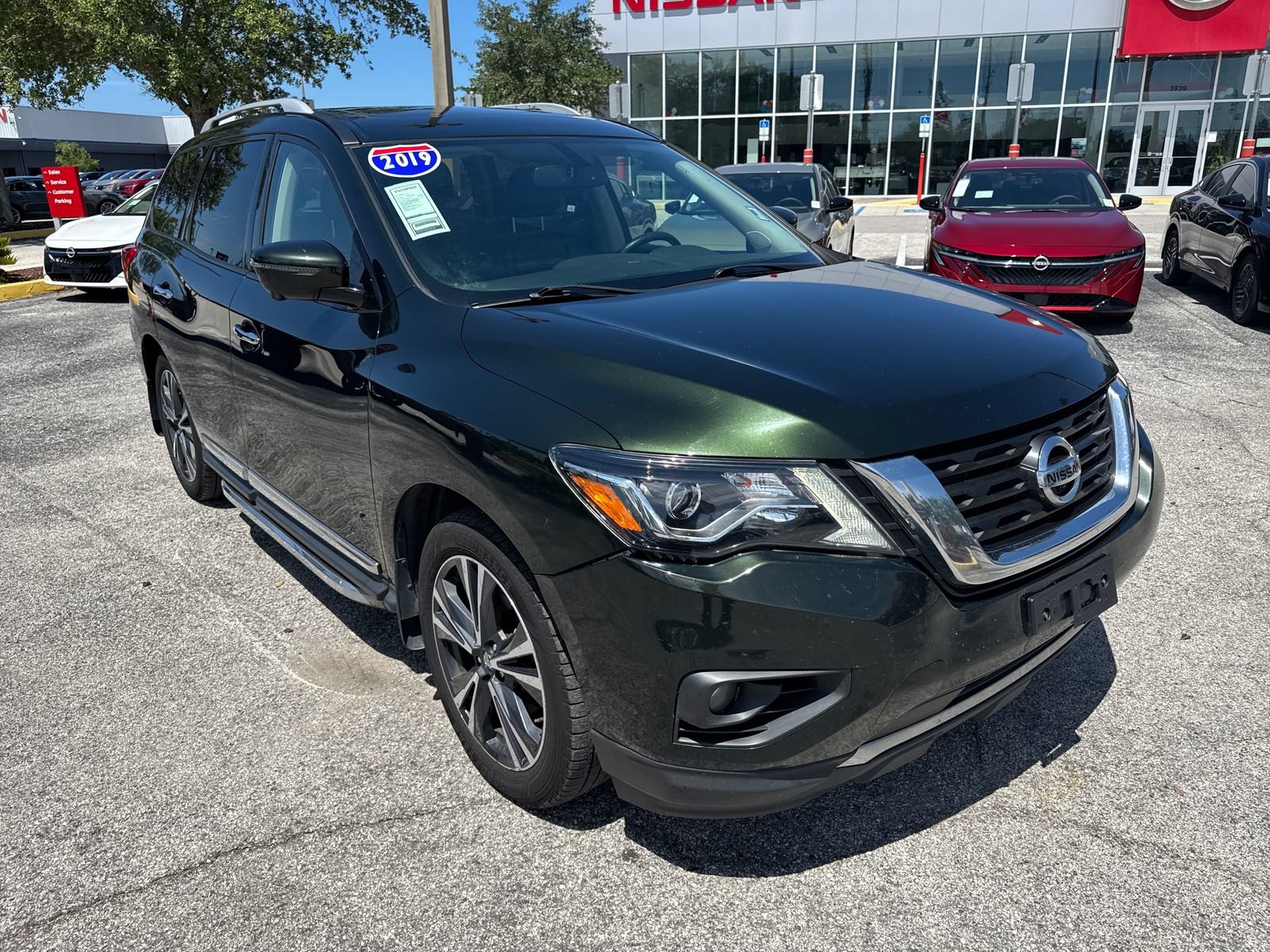 Used 2019 Nissan Pathfinder Platinum AWD/4WD image 6