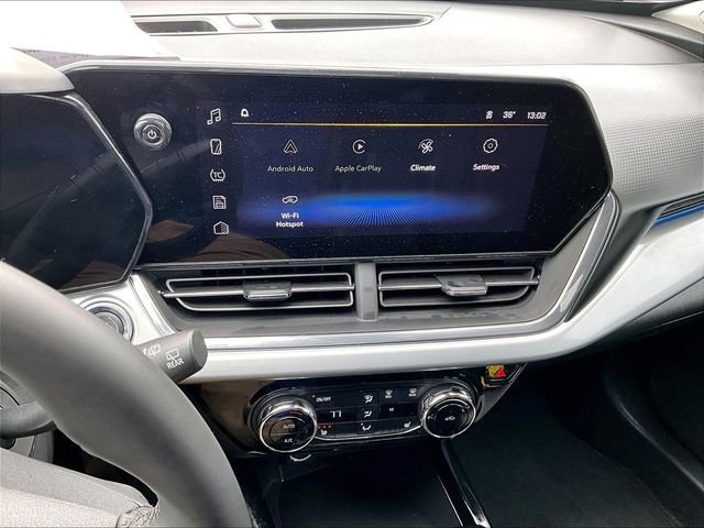 Used 2025 Chevrolet Trax LT w/ LT Convenience Package image 19