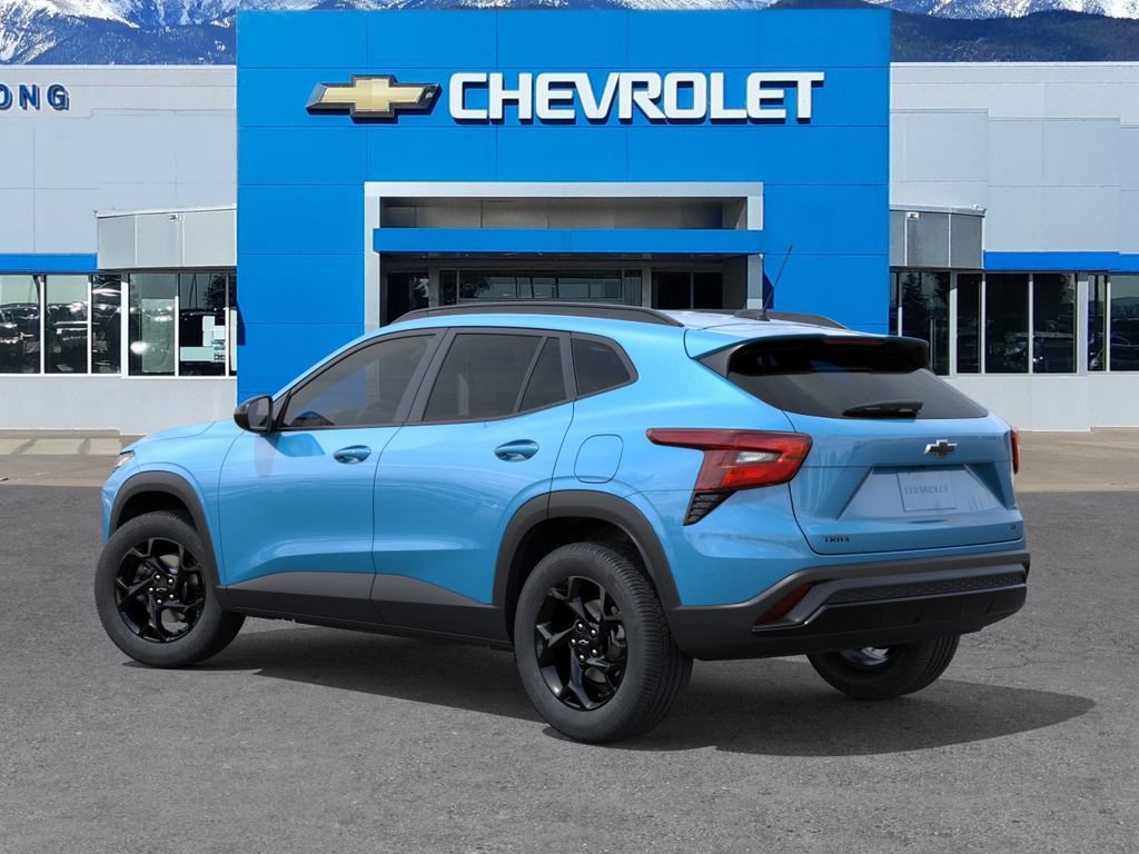 New 2026 Chevrolet Trax LT w/ Midnight Edition FWD image 3