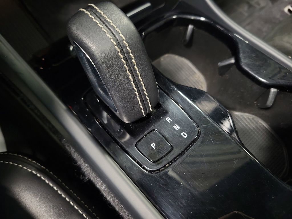 Used 2021 Volvo XC40 P8 Recharge w/ Advanced Package image 16