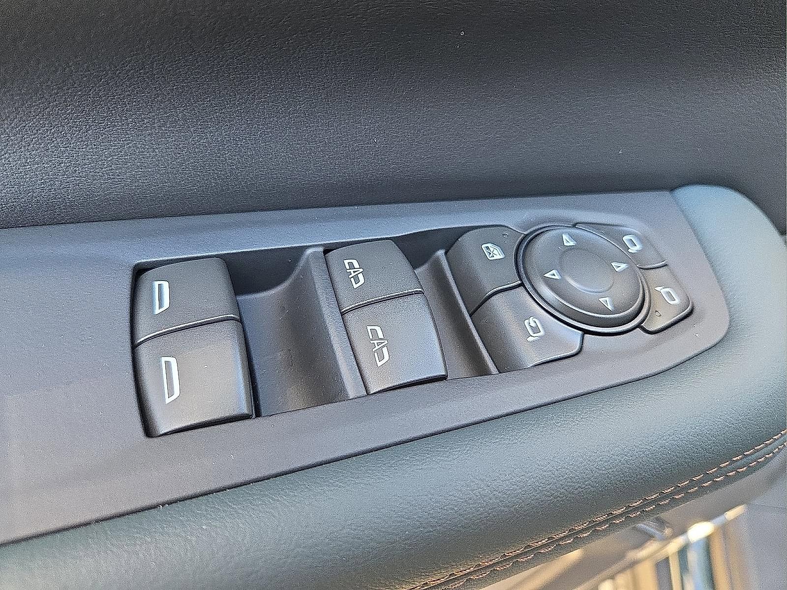 Used 2025 GMC Yukon AT4 w/ AT4 Premium Plus Package image 15