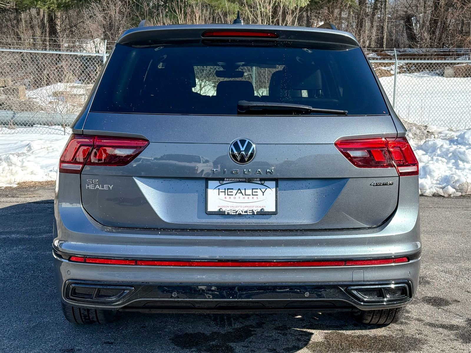 Used 2024 Volkswagen Tiguan SE R-Line image 6