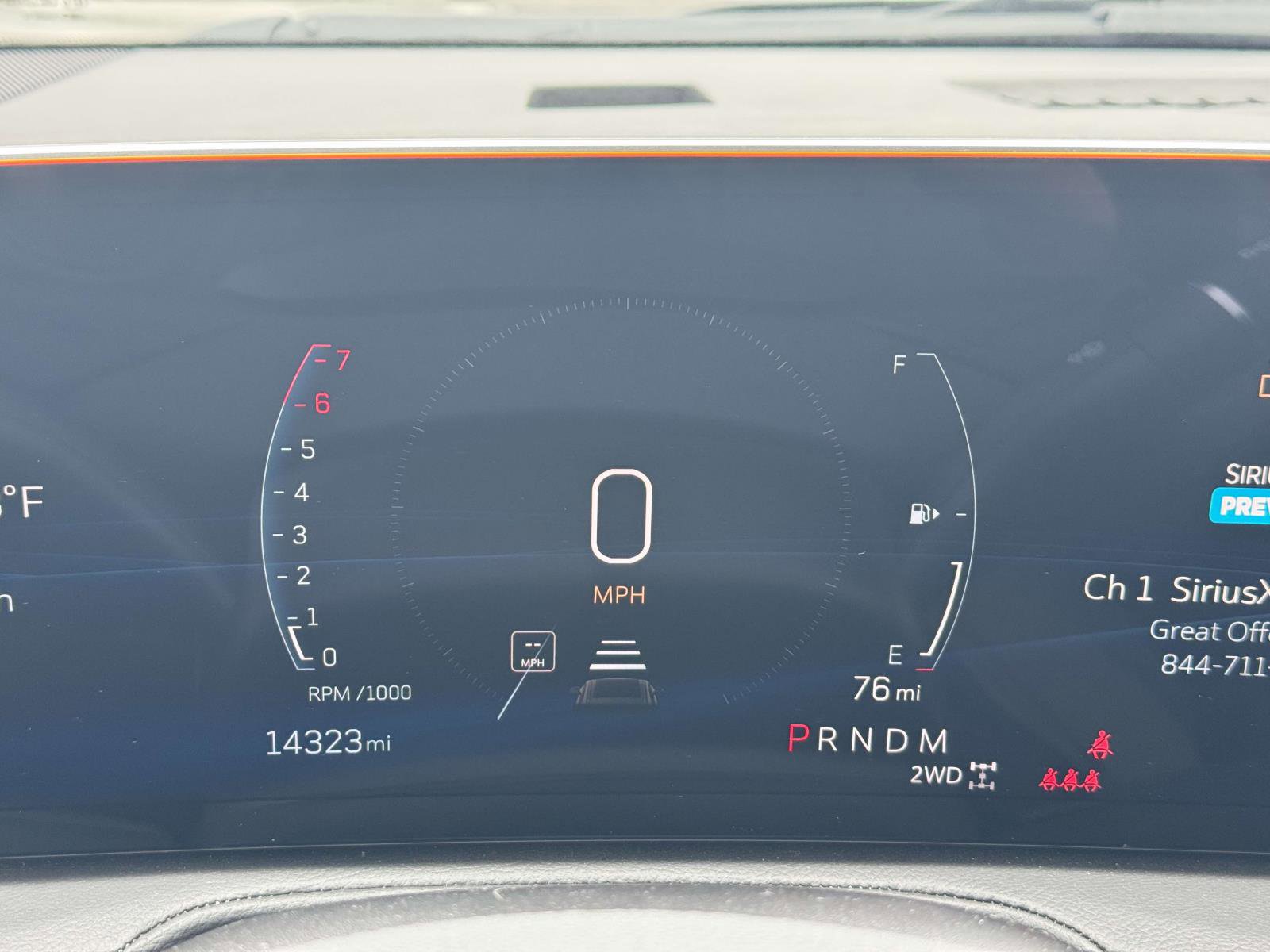 Used 2025 Cadillac XT4 Premium Luxury image 19