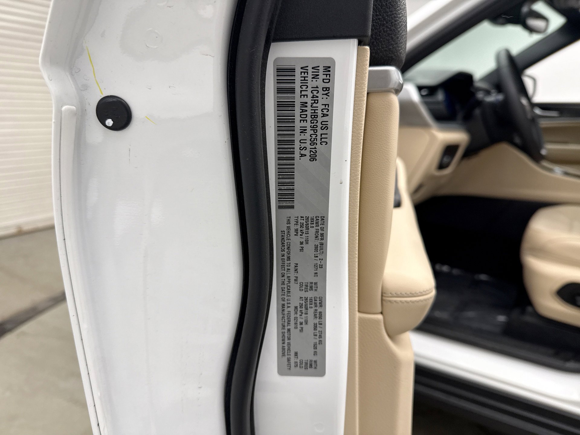 Used 2023 Jeep Grand Cherokee Limited image 20