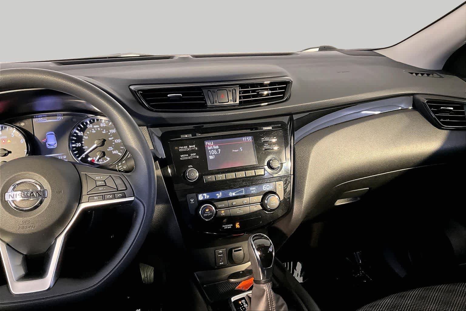 Used 2017 Nissan Rogue Sport SV AWD/4WD image 7