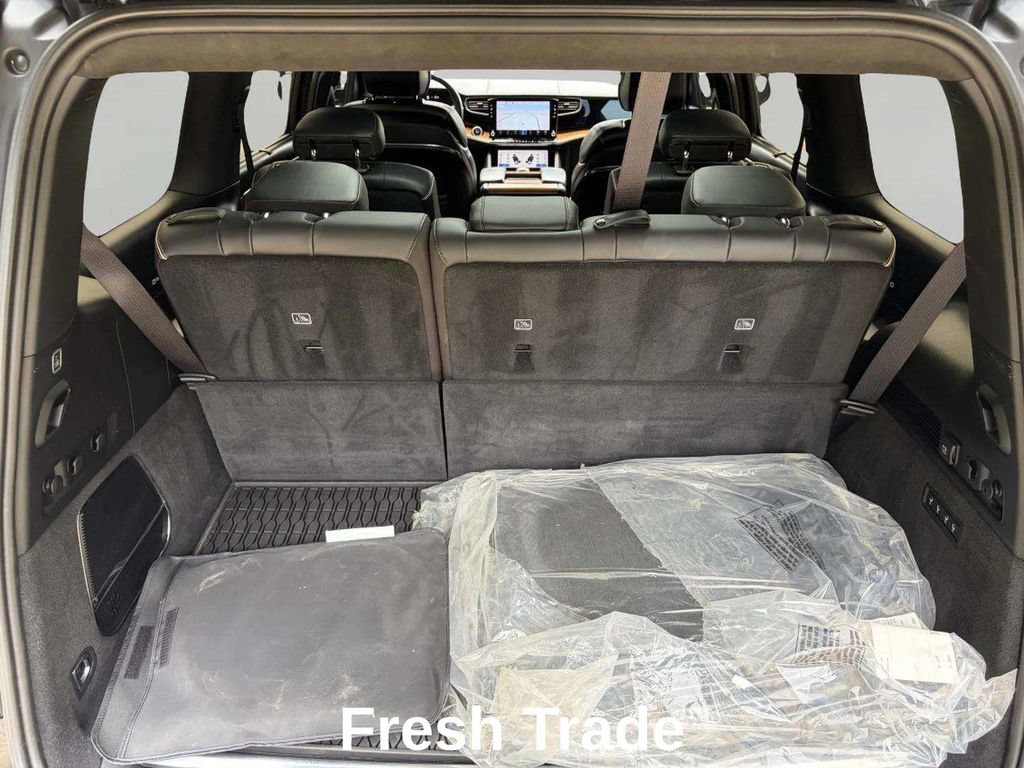 Used 2022 Jeep Grand Wagoneer Series III AWD/4WD image 8