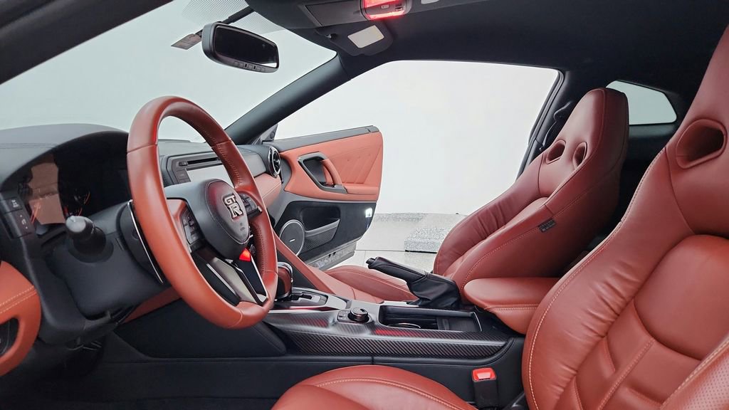 Used 2024 Nissan GT-R Premium w/ Premium Interior Package AWD/4WD image 14