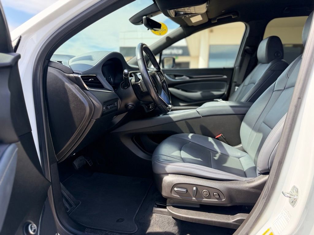 Used 2024 Buick Enclave Premium image 9