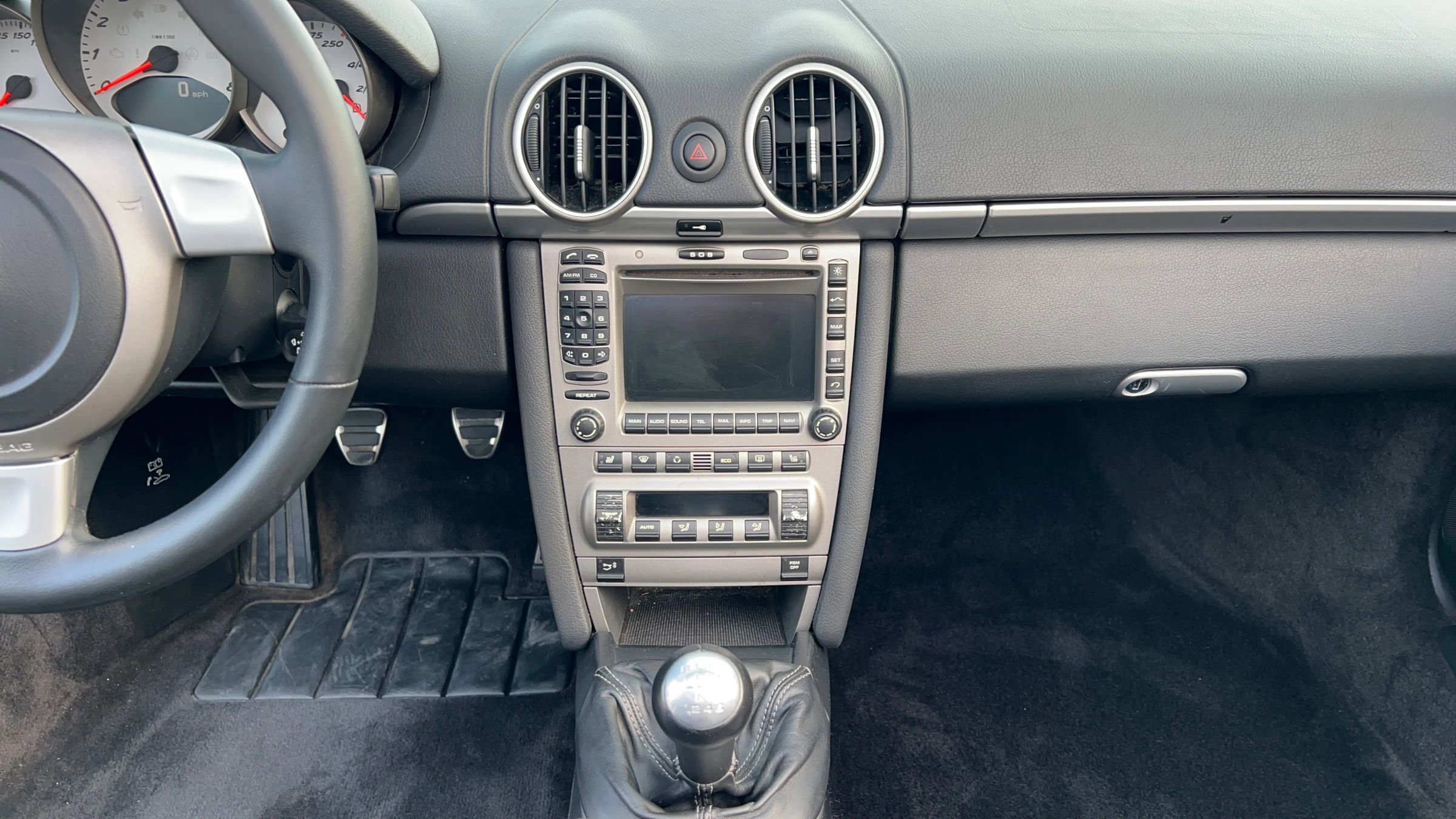 Used 2005 Porsche Boxster S image 28