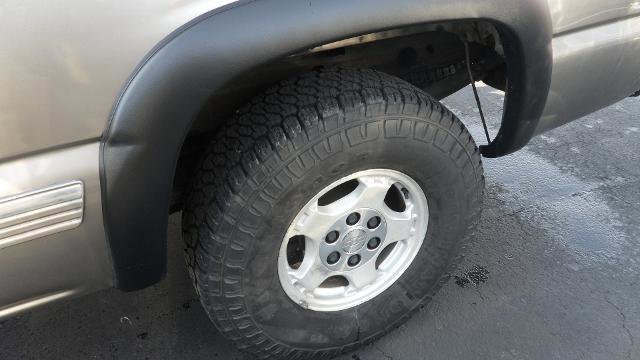 Used 2002 Chevrolet Silverado 1500 LS w/ Heavy Duty Suspension Pkg image 13