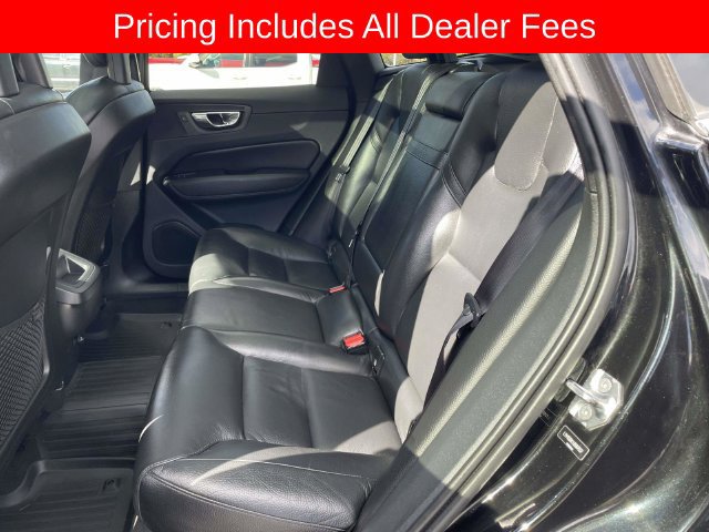 Used 2018 Volvo XC60 T5 Momentum w/ Vision Package AWD/4WD image 13