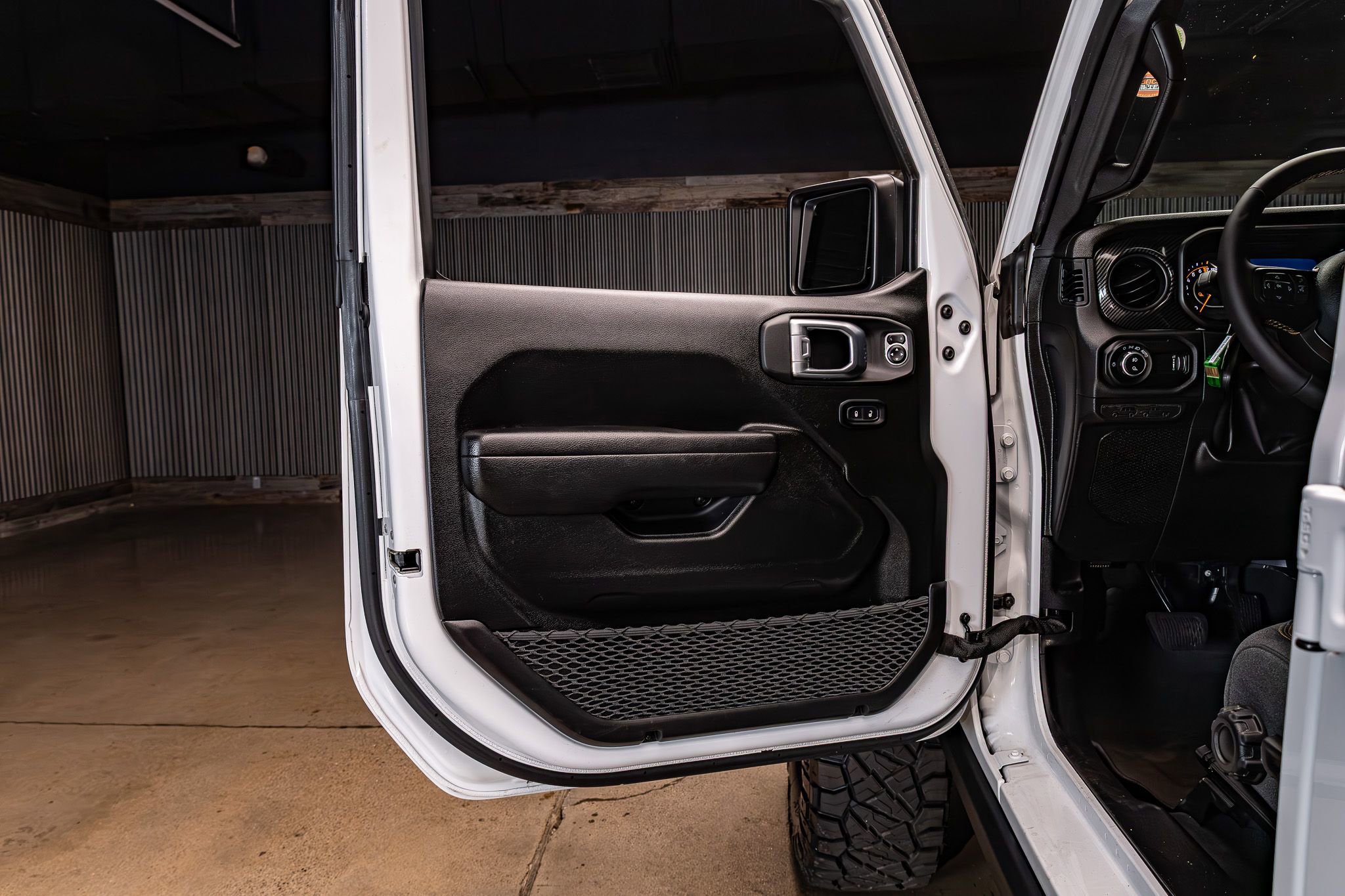 Used 2025 Jeep Gladiator Willys image 22