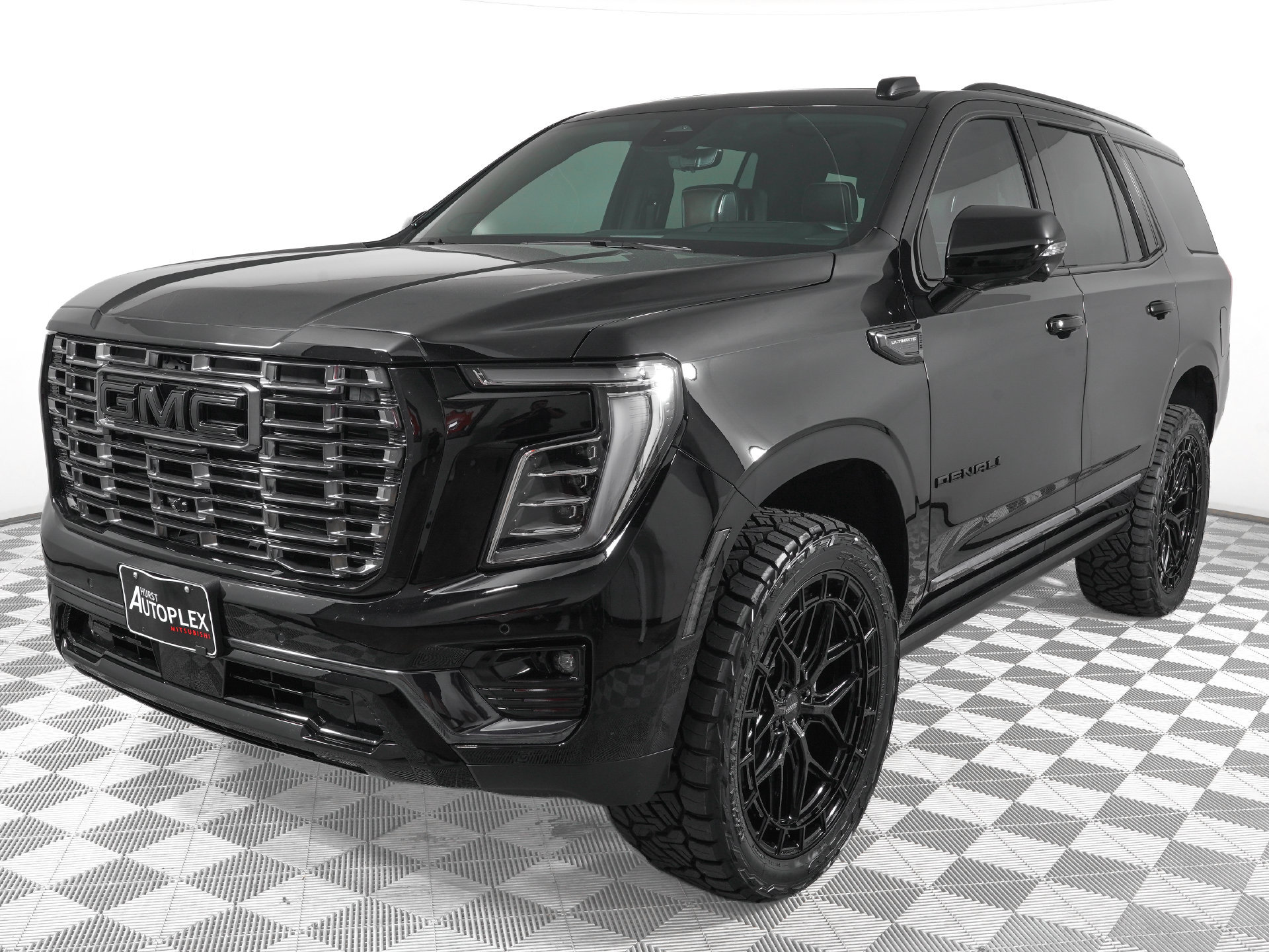 Used 2026 GMC Yukon Denali Ultimate w/ LPO, Floor Liner Package AWD/4WD image 9