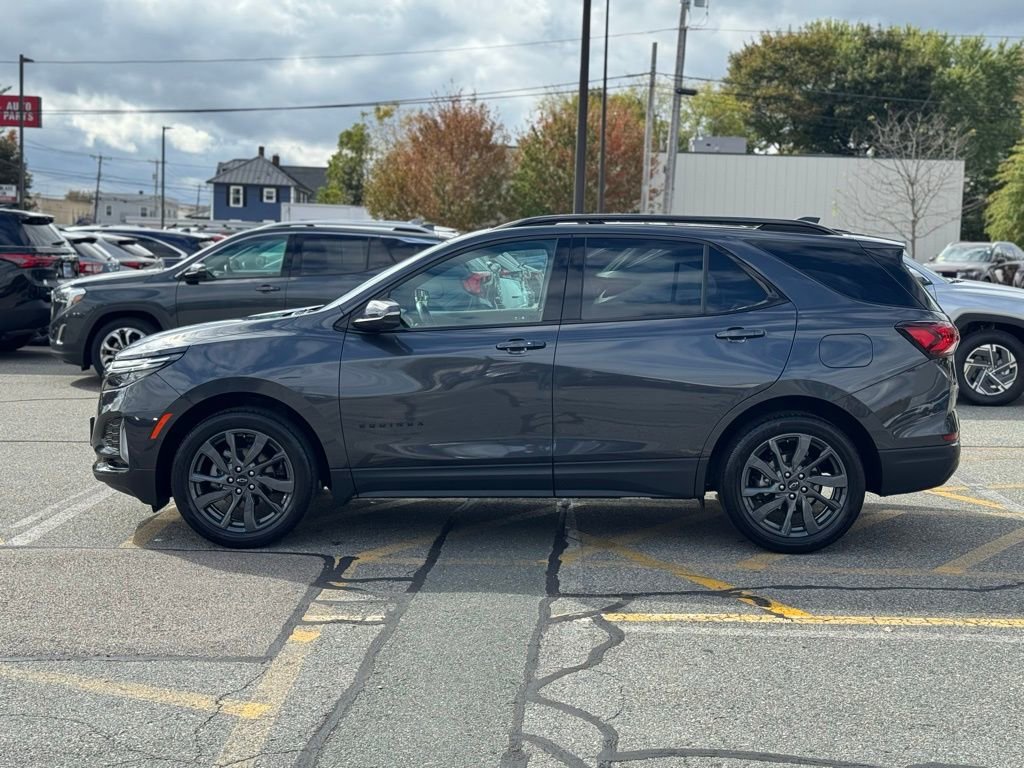 Used 2022 Chevrolet Equinox RS w/ RS Leather Package image 2