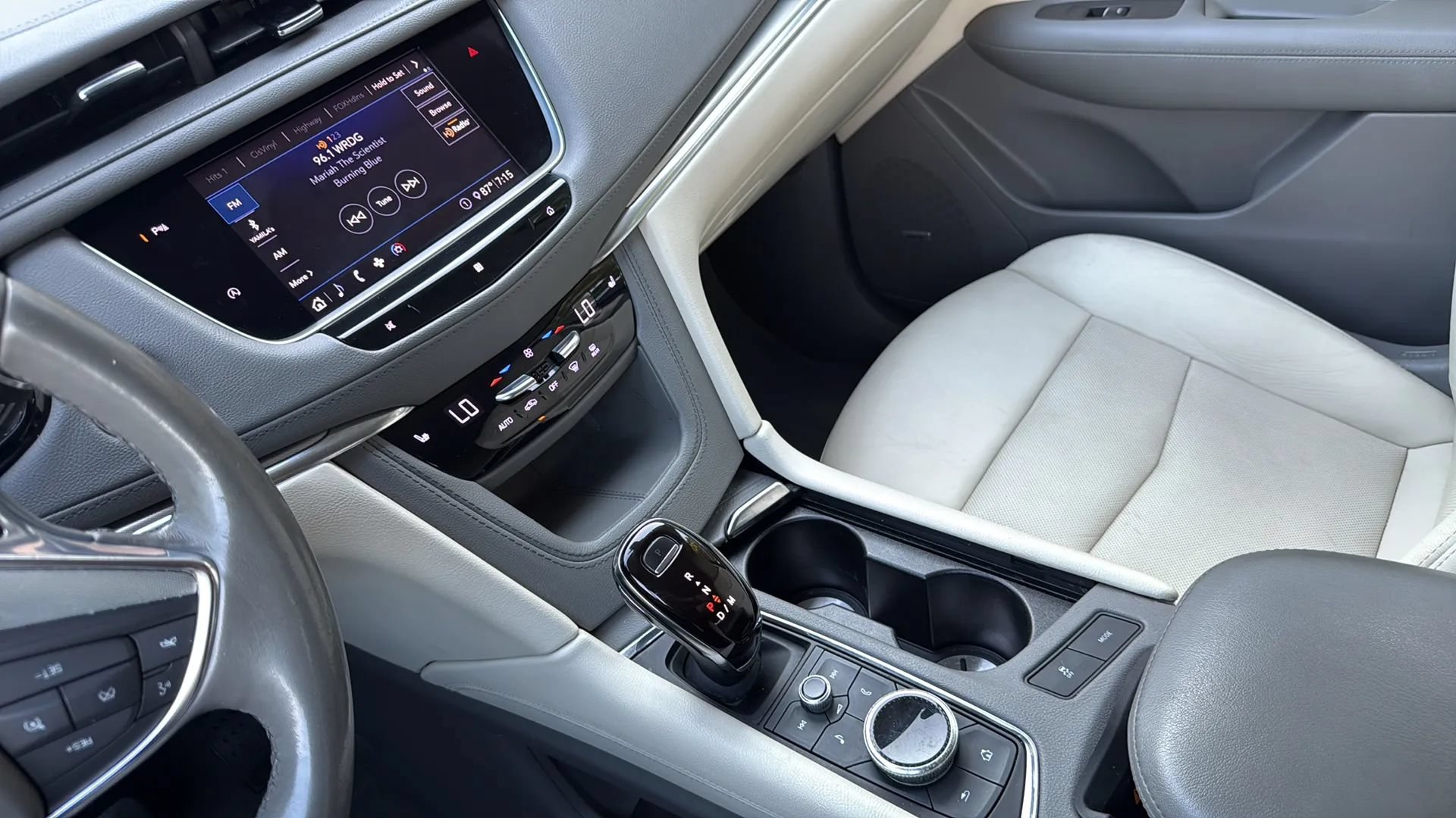 Used 2020 Cadillac XT5 Premium Luxury FWD image 34
