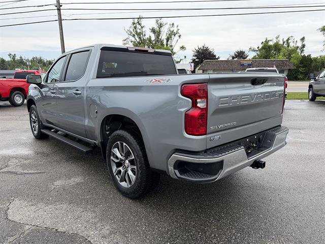 Used 2024 Chevrolet Silverado 1500 LT AWD/4WD image 4