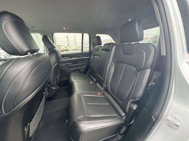 Certified 2023 Jeep Grand Cherokee Limited AWD/4WD image 24