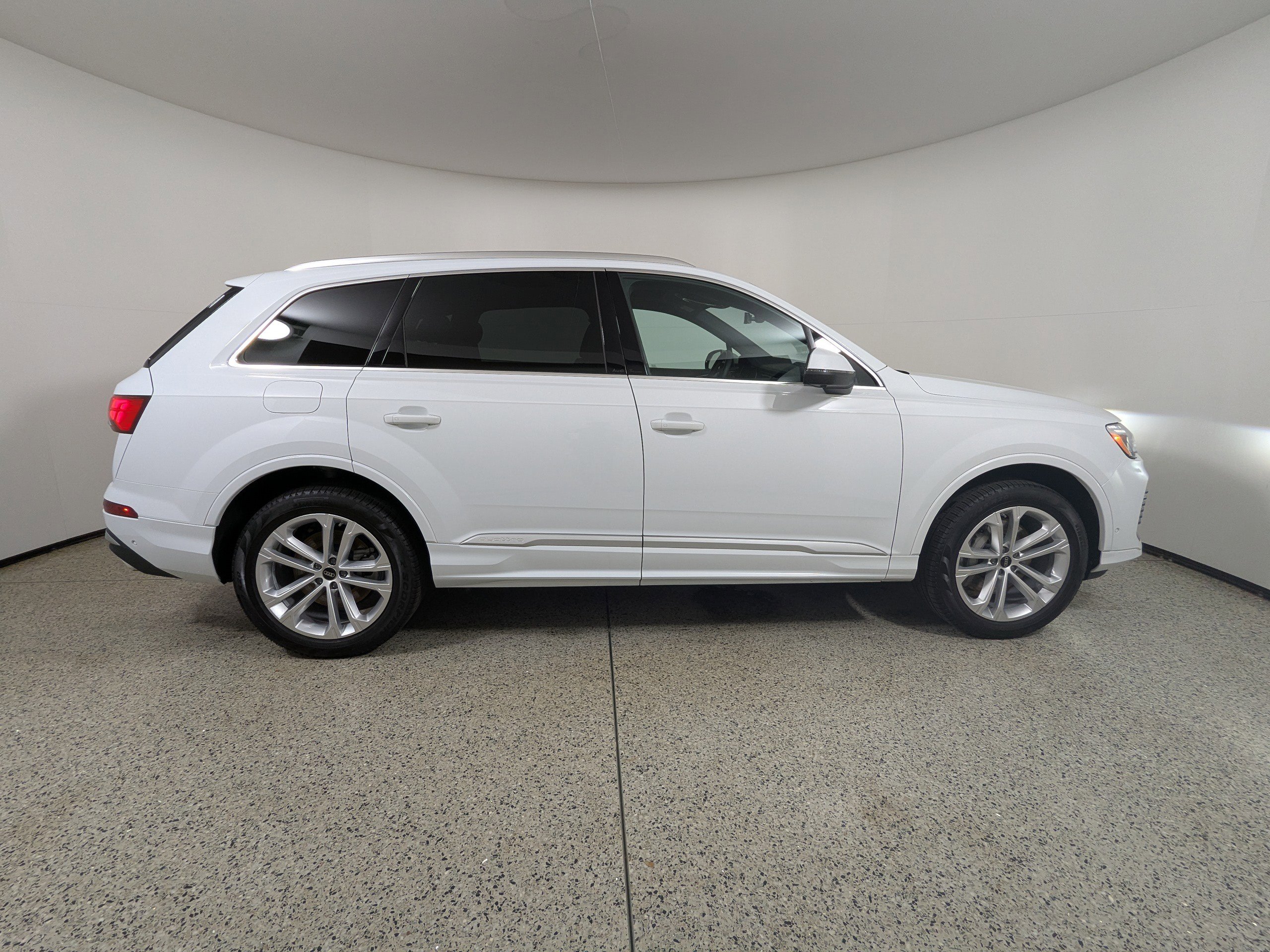 Certified 2025 Audi Q7 3.0T Premium image 14