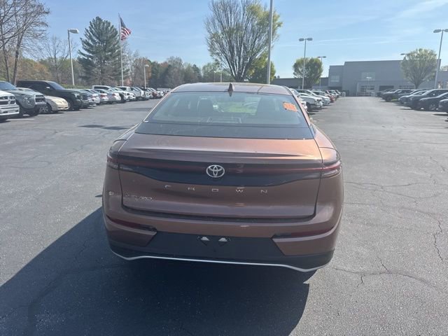 Used 2026 Toyota Crown XLE image 4