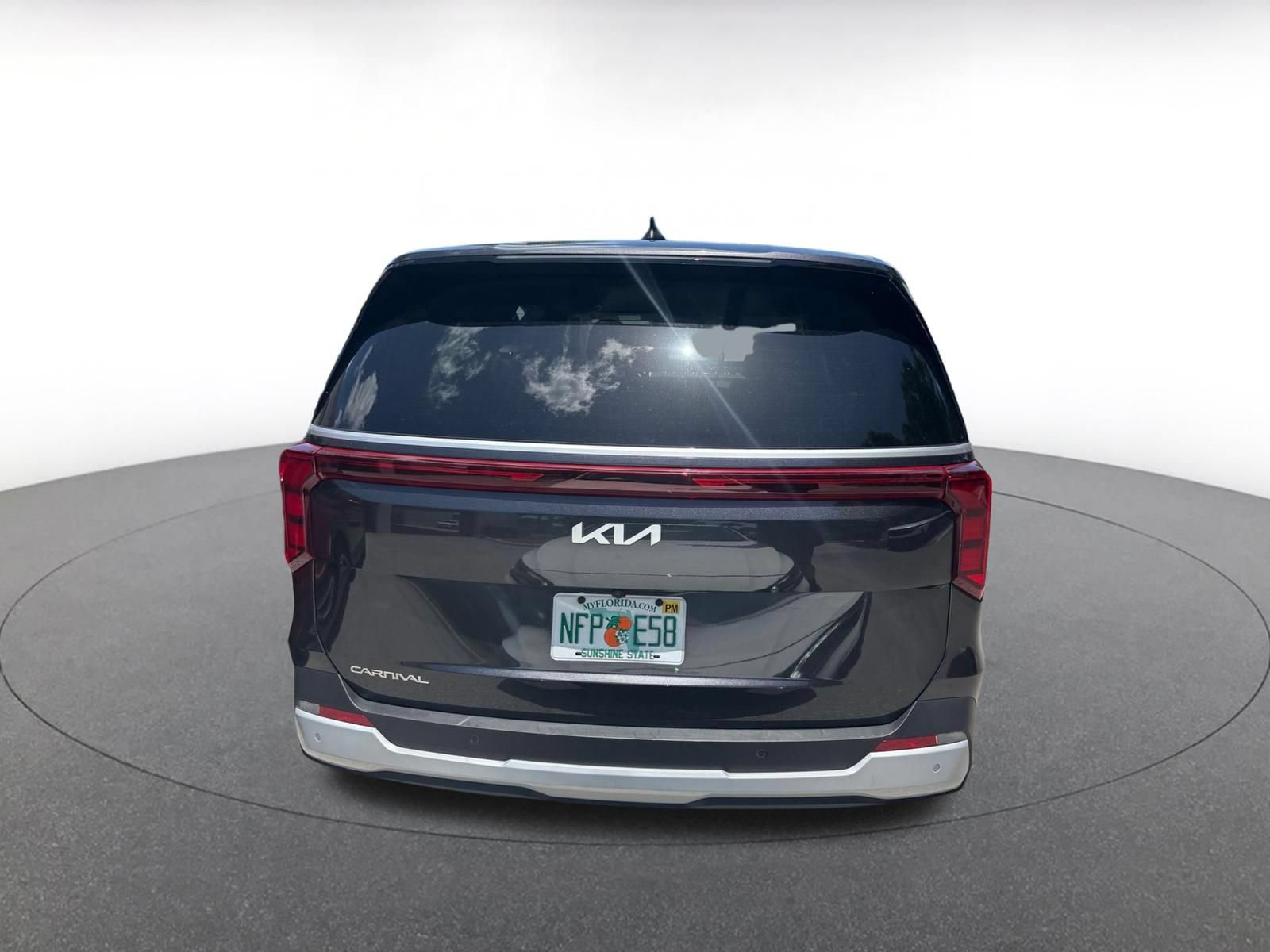 Used 2026 Kia Carnival FWD image 7