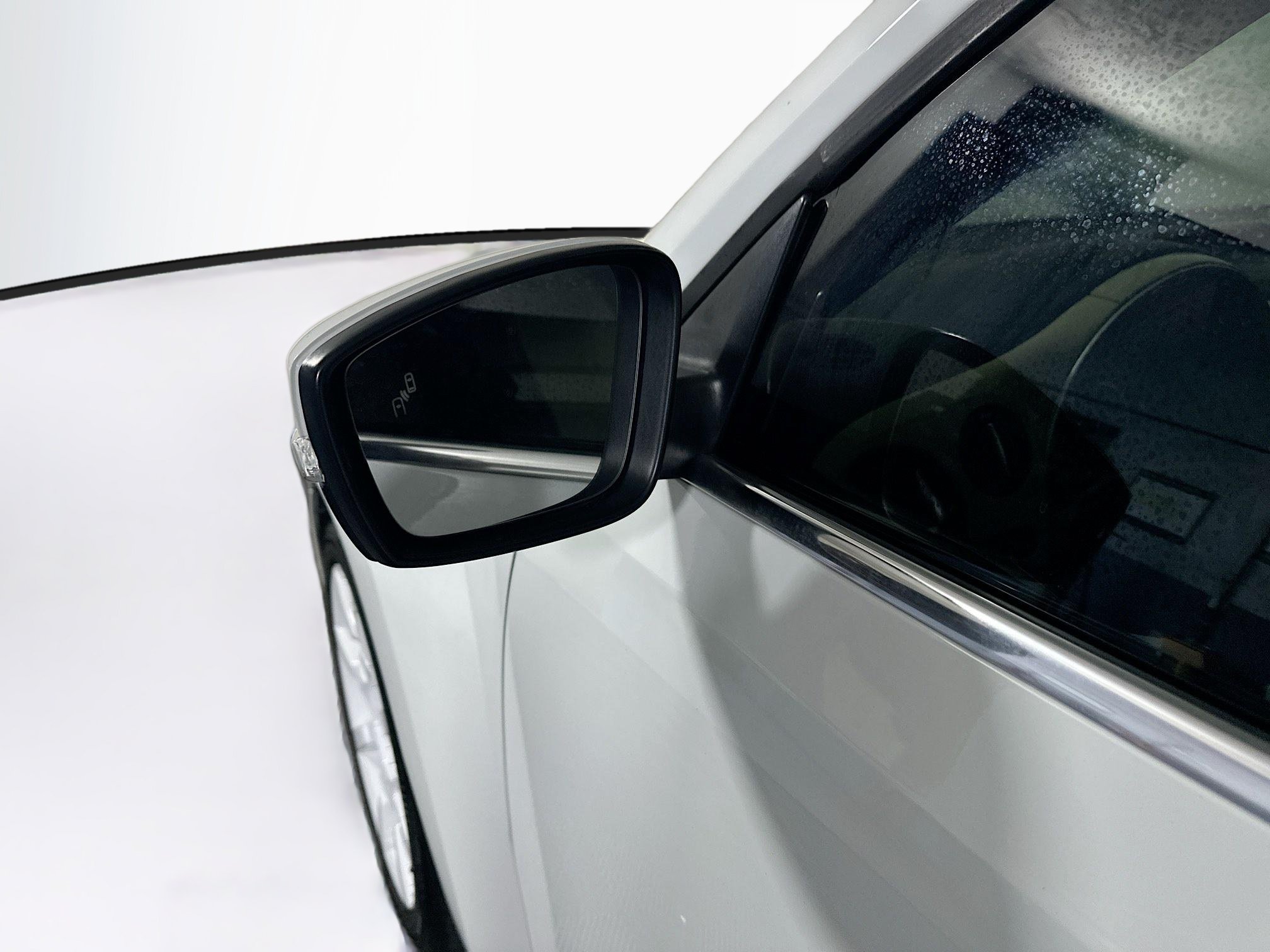 Used 2019 Volkswagen Beetle 2.0T Final Edition SEL FWD image 10