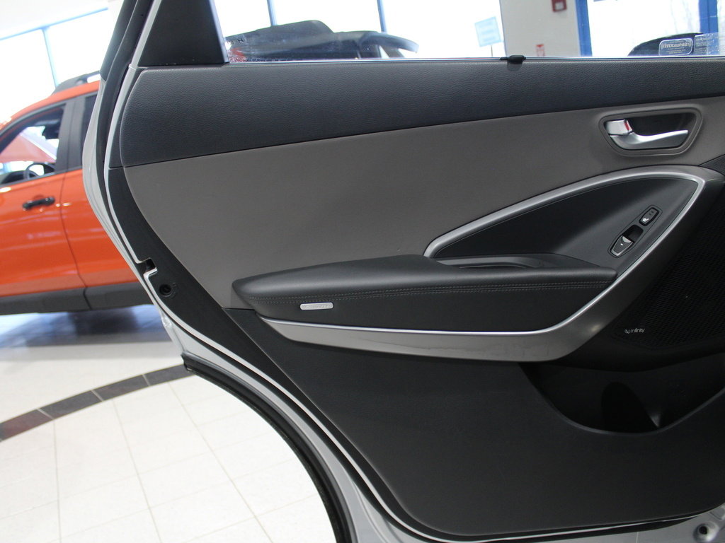 Used 2017 Hyundai Santa Fe Limited image 17