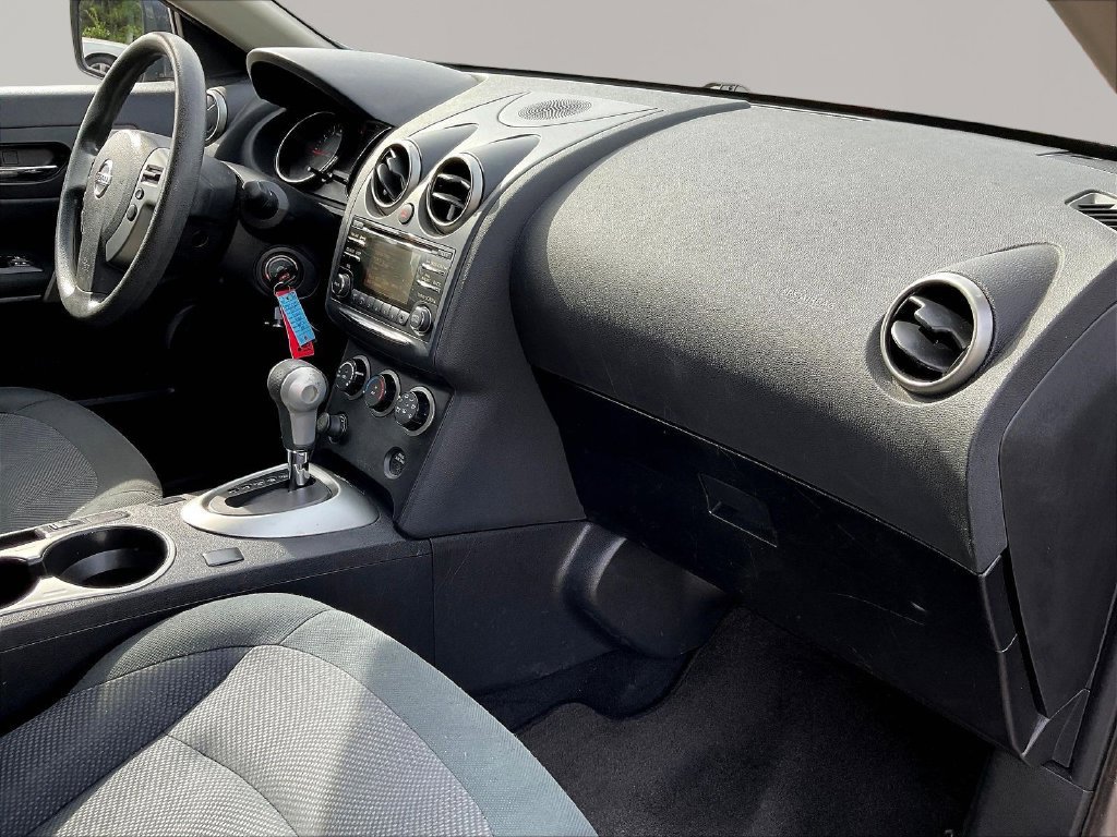 Used 2013 Nissan Rogue S w/ Special Edition Pkg FWD image 27