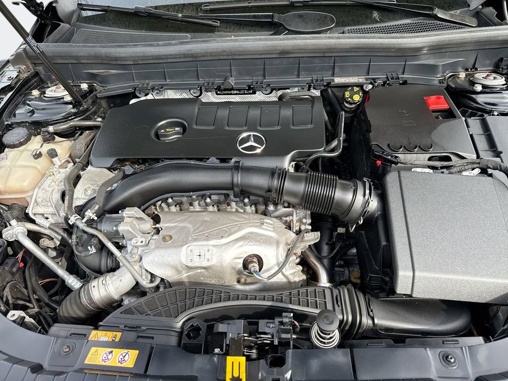 Used 2021 Mercedes-Benz GLB 250 4MATIC image 18