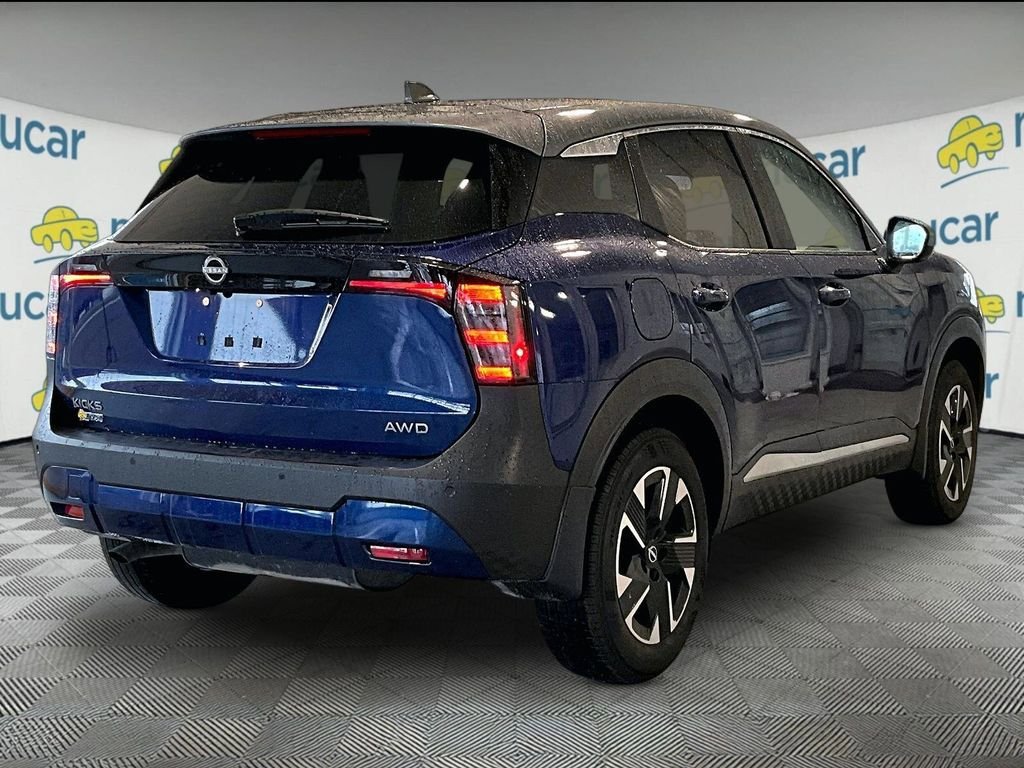 Used 2025 Nissan Kicks SV image 6