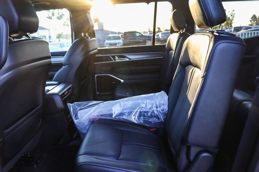 New 2026 Jeep Grand Wagoneer Limited AWD/4WD image 21