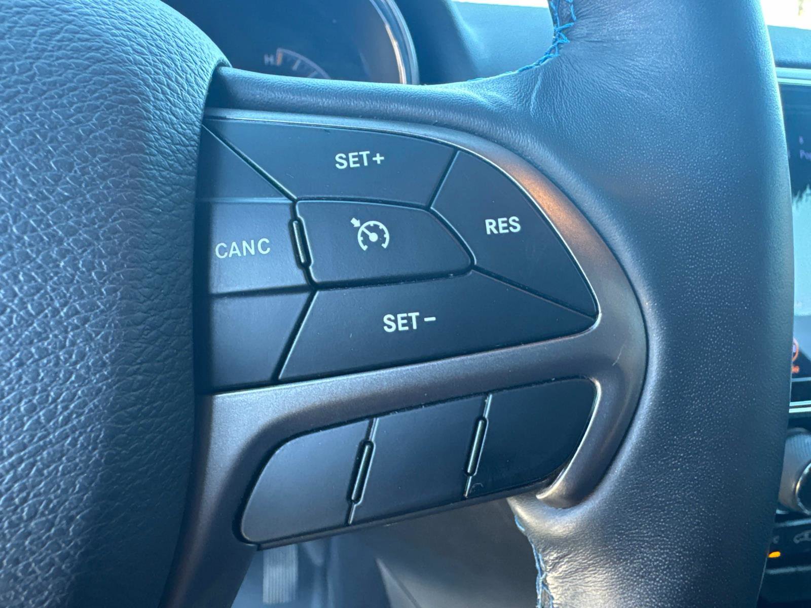 Used 2019 Jeep Grand Cherokee Laredo image 28