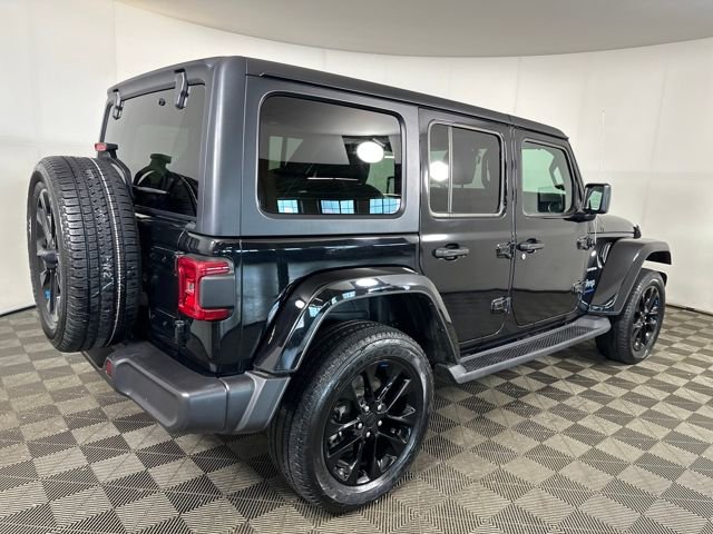 Used 2023 Jeep Wrangler Unlimited Sahara image 3