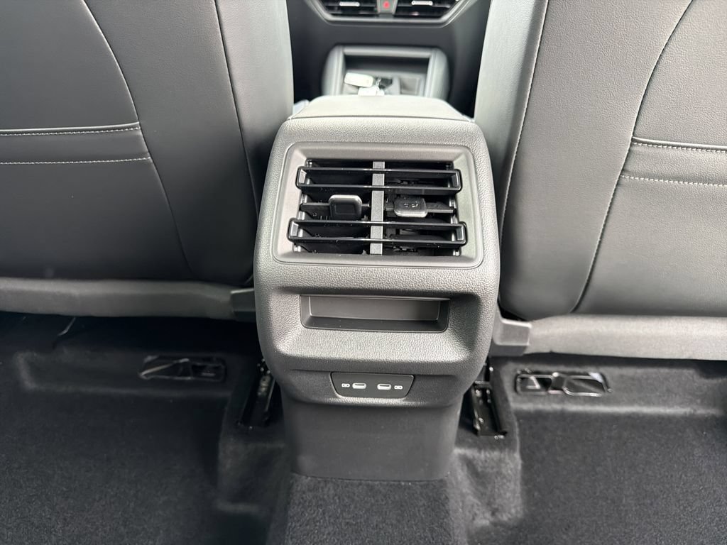 New 2026 Volkswagen Tiguan SE FWD image 21