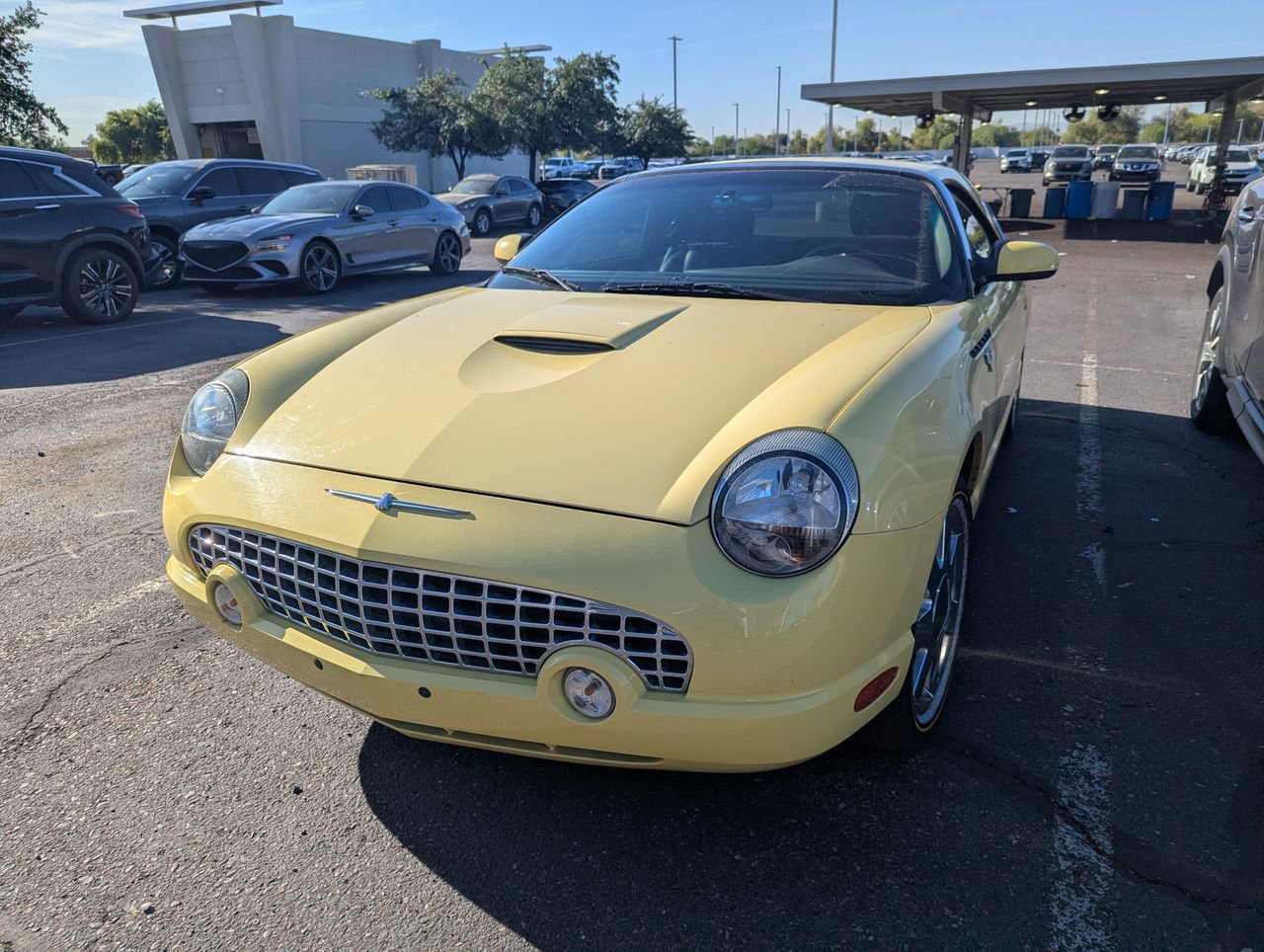 Used 2002 Ford Thunderbird image 2